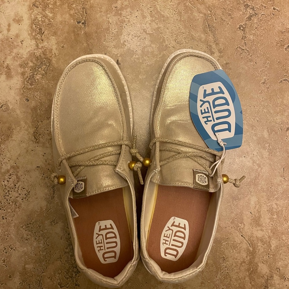NWT. Size 9W